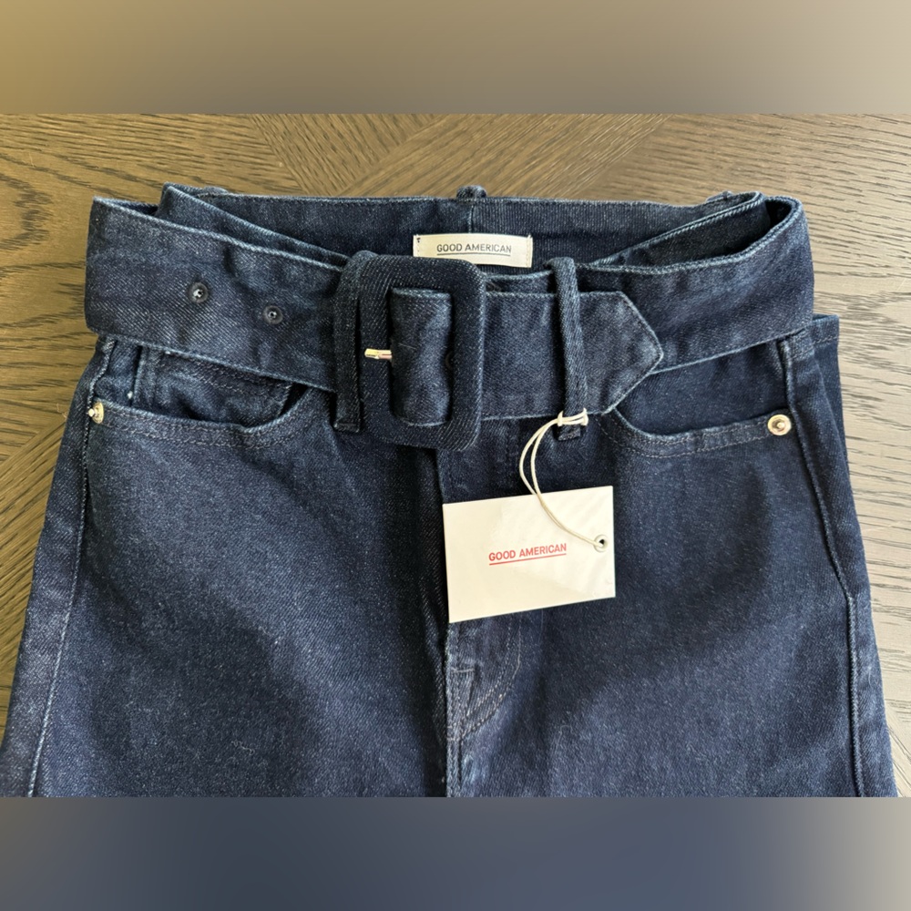 NWT Good American Good Curve 70s Icon straight leg belted jeans, size 00/24